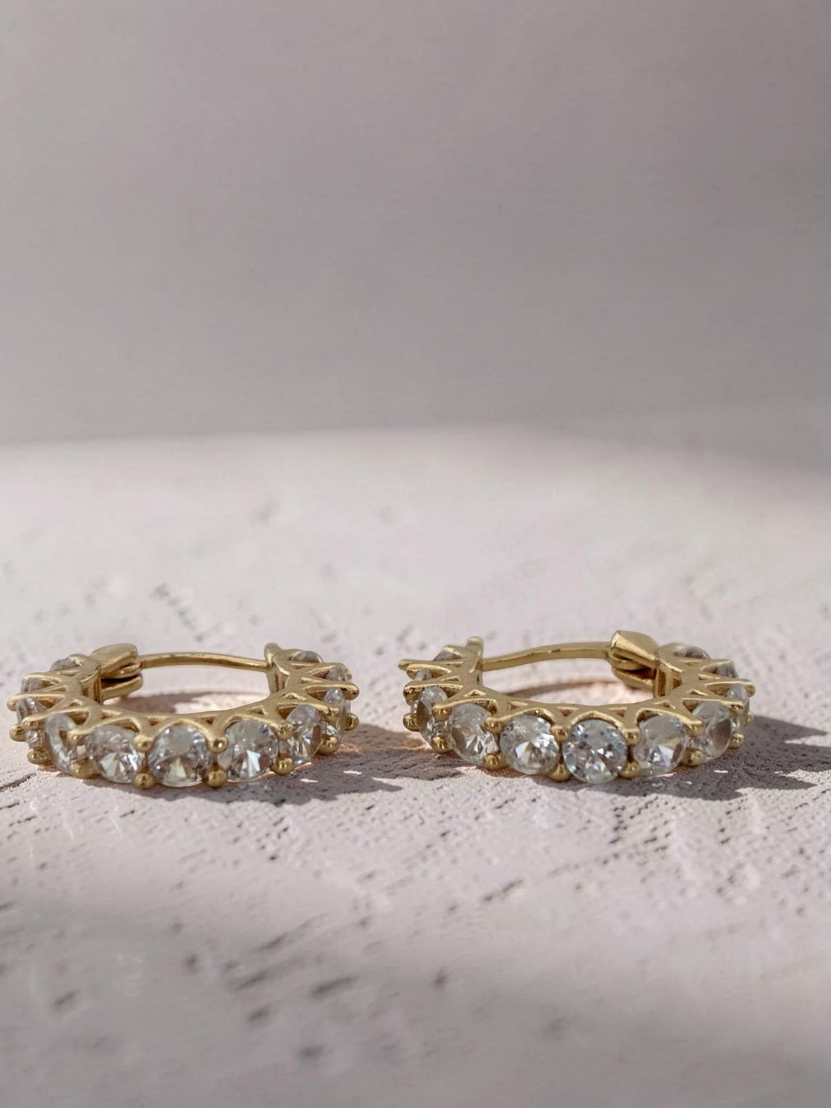 BELLARA Creolen | Glitzernde Ohrringe