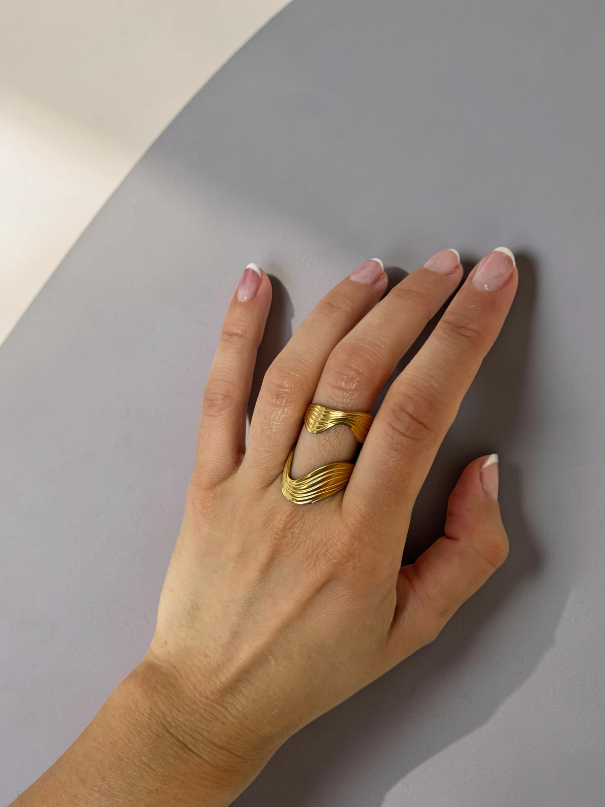 LÉONIE Ring | Moderner Verstellbarer Ring | 18 k