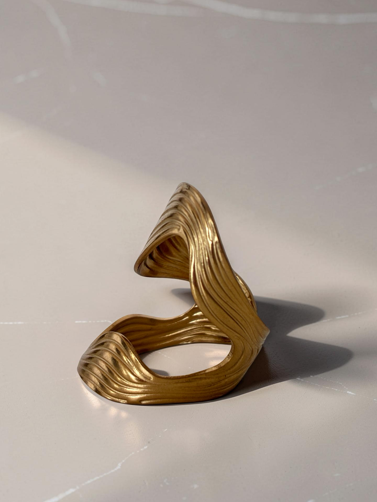 LÉONIE Ring | Moderner Verstellbarer Ring | 18 k