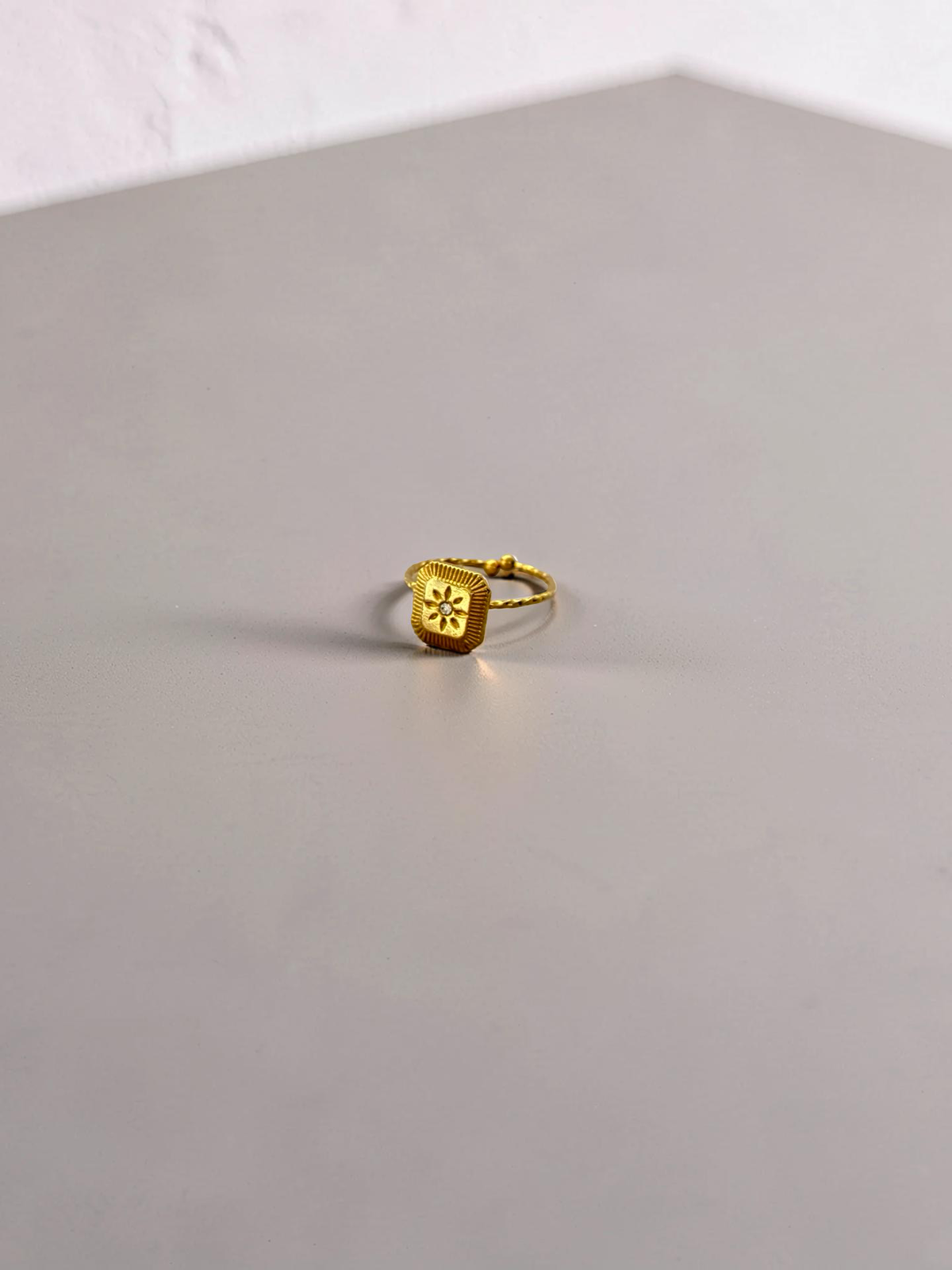 LEILA | Facettierter Ring