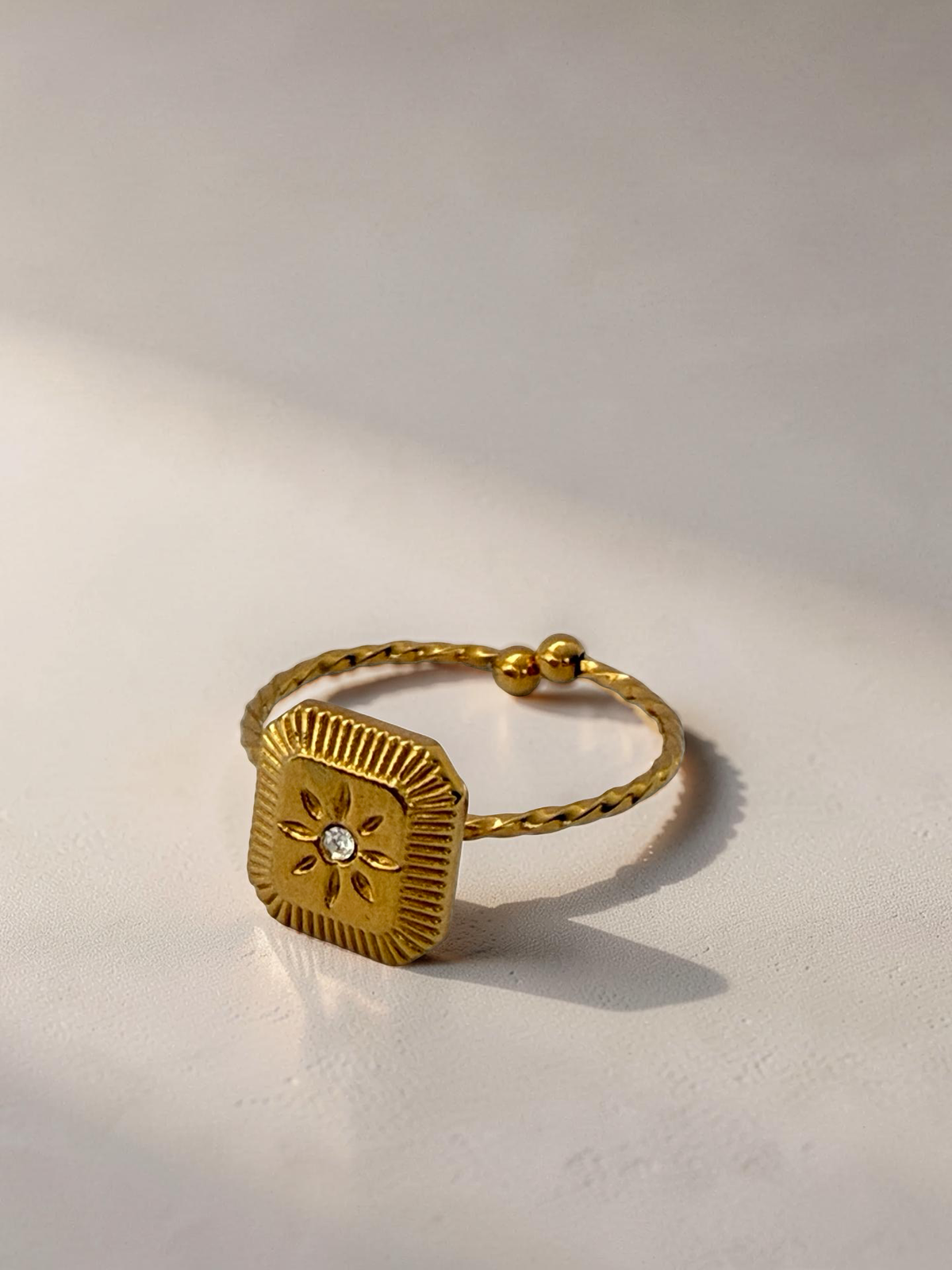LEILA | Facettierter Ring